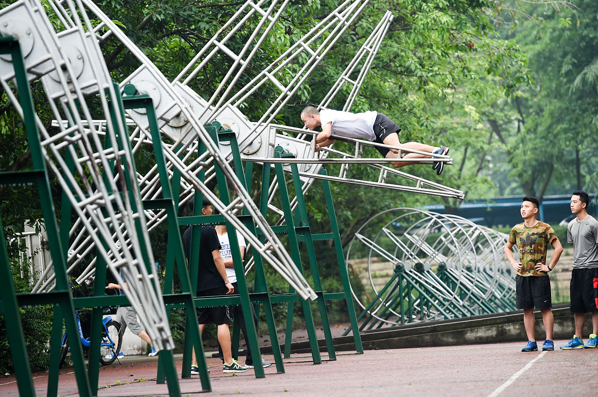 成都学飞行学员身体条件自荐标准详解