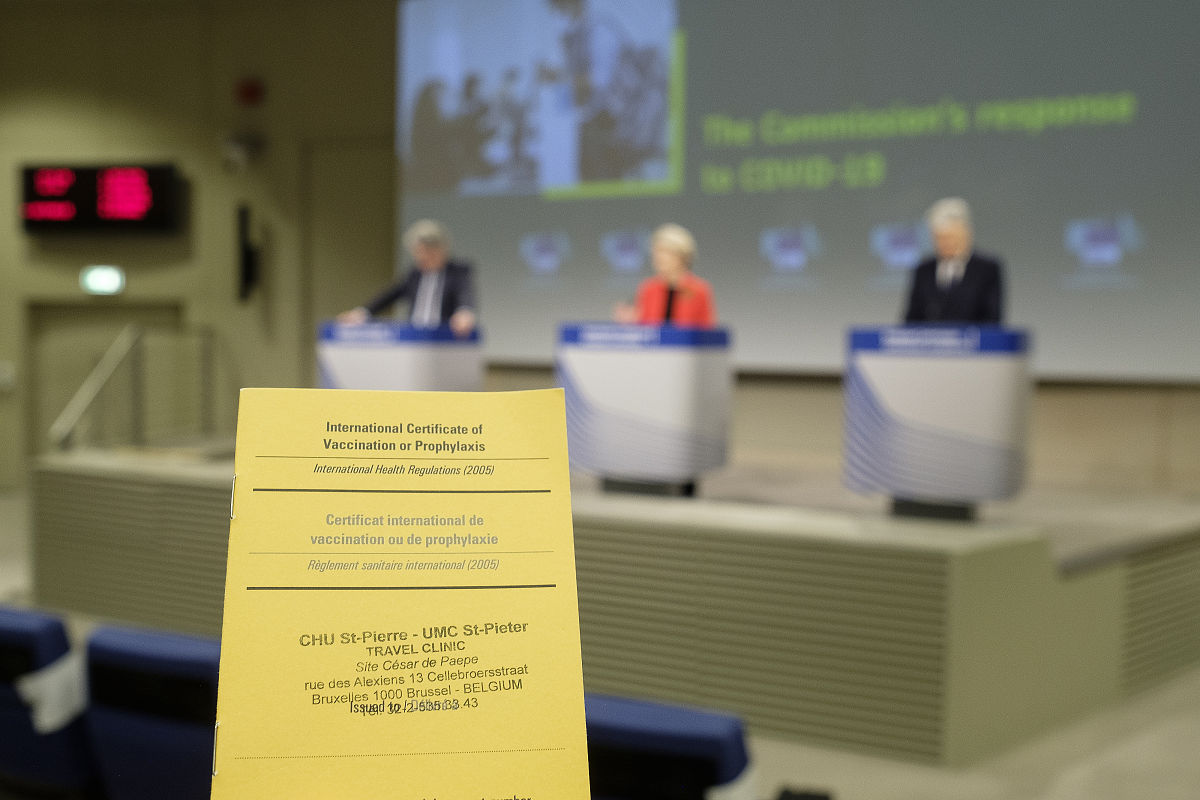 C语言职工信息查询系统 - 按编号、姓名、学历等条件查询