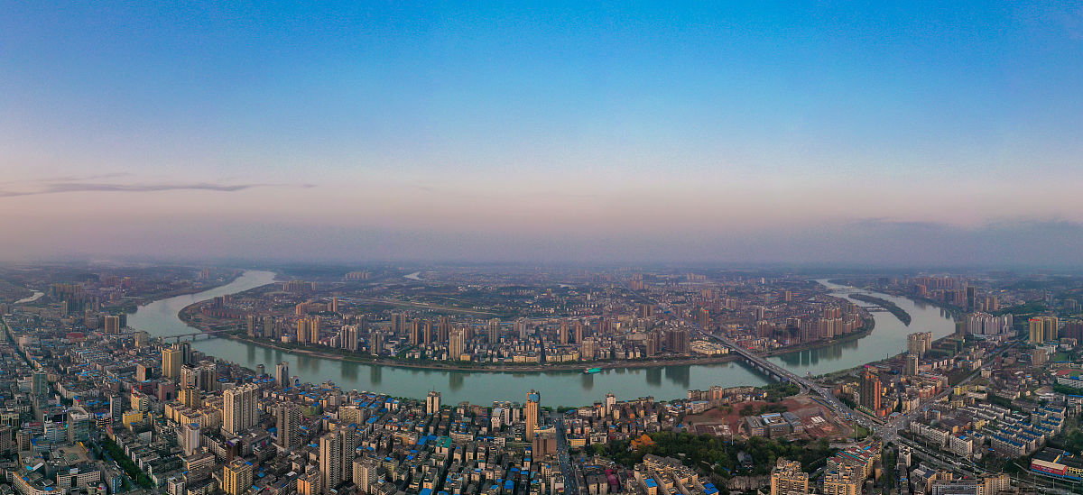 2019年3月30日,湖南省衡阳市,航拍湘江穿城而过.