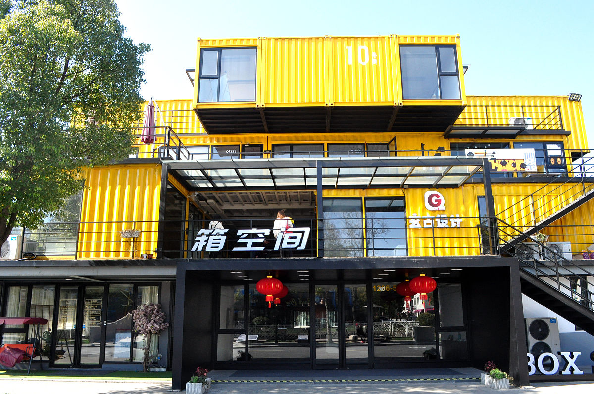 济南车站地铁口，集装箱咖啡店，济南创高打造户外休闲空间