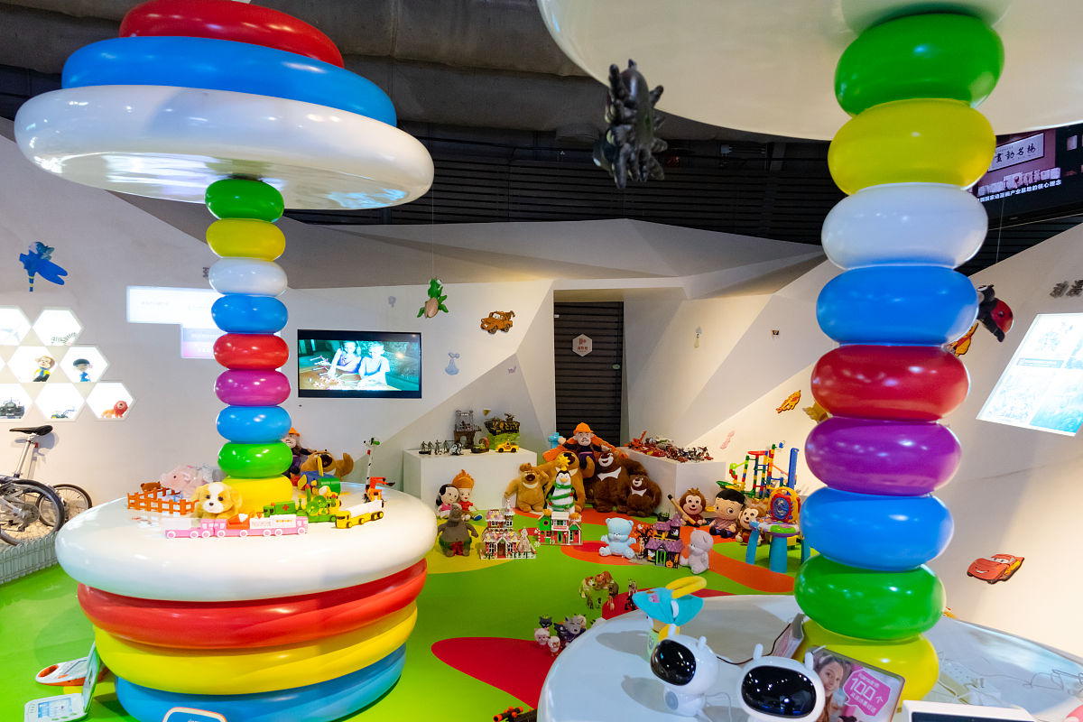 车库改造成儿童乐园：创意十足，安全有趣！