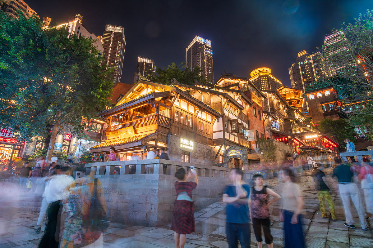 重庆被称为水火山城请解读如水与火的寓意