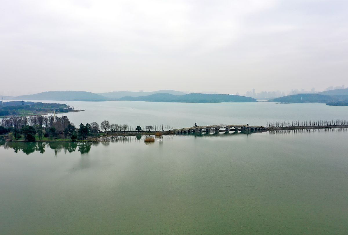 2021年3月3日,武汉东湖落雁景区景色旖旎.(如需下载使用,请务必署名: