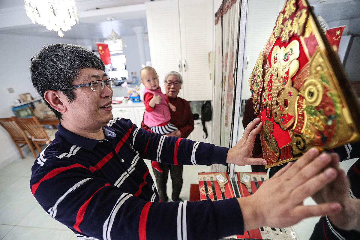 2021年1月22日,在沈阳市皇姑区明廉街道明西社区博客地带小区,一位居