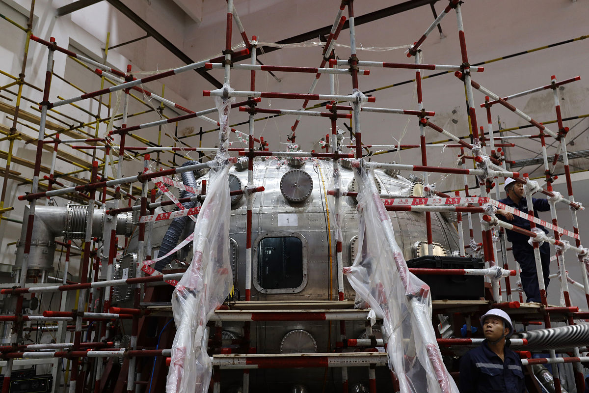 2019年6月5日,成都,hl-2m主机真空室.(如需下载使用,请务必署名:红星