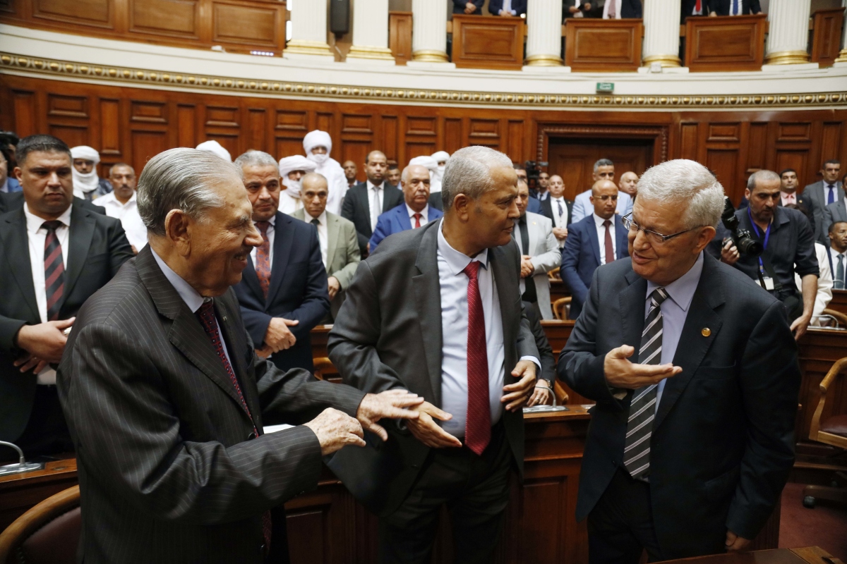 根据以下标题重写改写一条50字的原创标题：莫迪访美麦卡锡玩弄花招众议院219对208票通过弹劾拜登条款