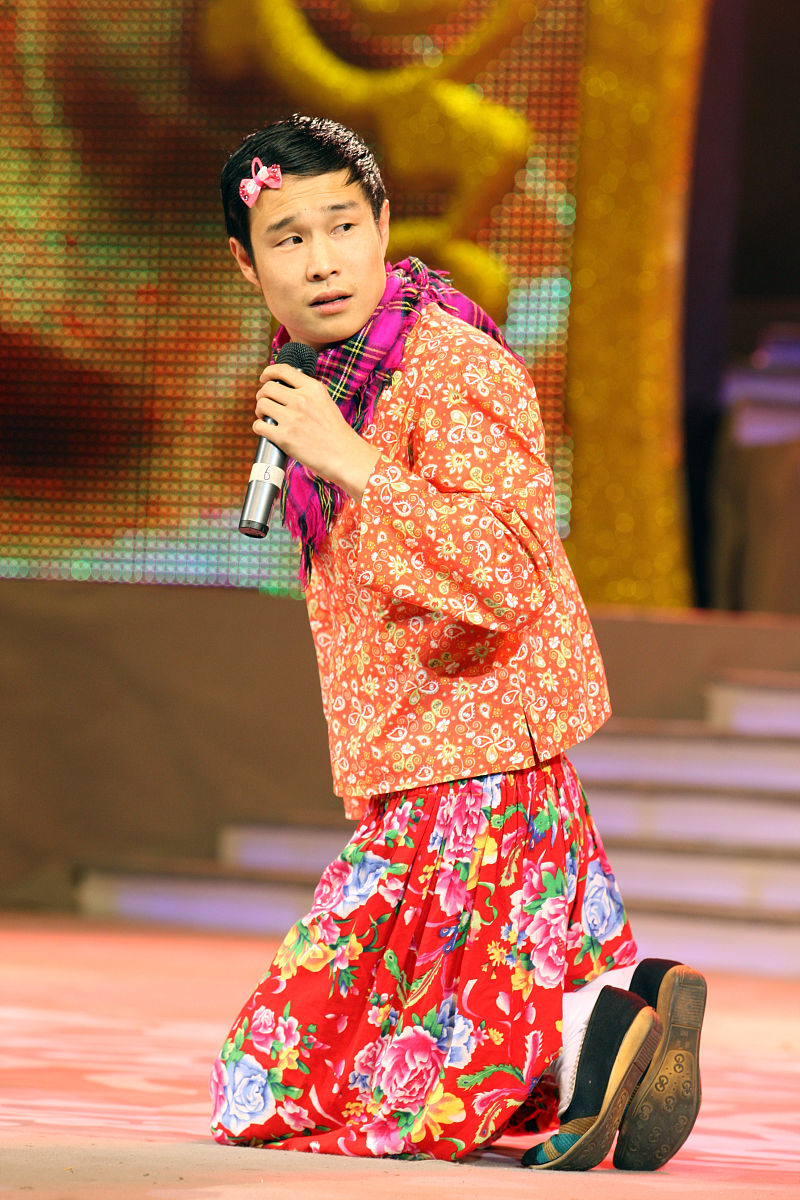 小沈阳39岁告别小品舞台，妻子沈春阳为助其重返舞台不惜扮丑