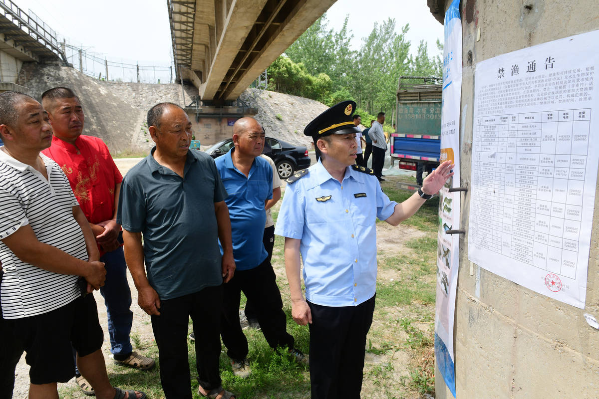 兴亚党支部组织网格监督员开展日常监督检查，确保项目推进合规