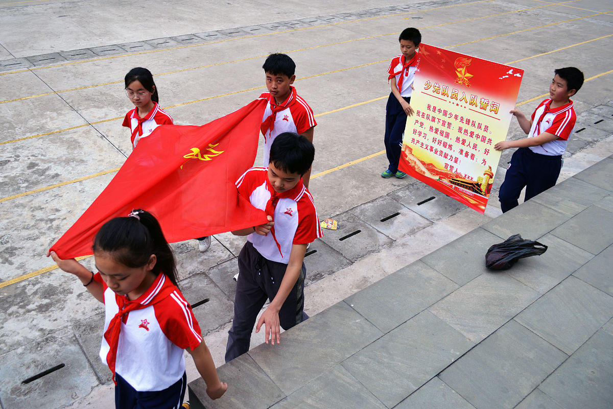 红旗下启航，梦想中飞扬：热烈祝贺少先队大队成立！