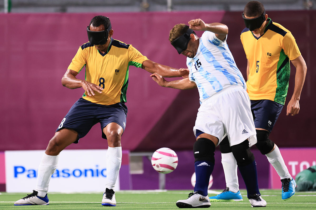 帮我写一个用积分制赛制四vs四的辩论赛策划