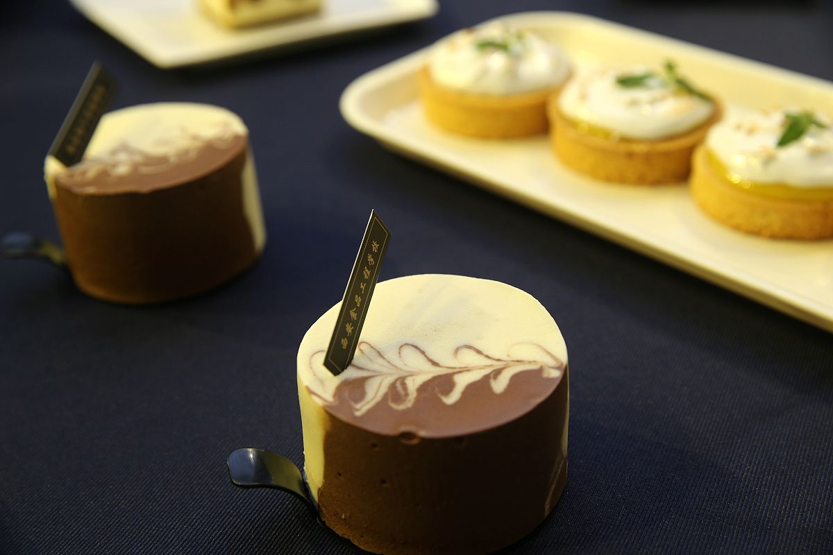 保定万维科技技工学校有资助政策吗？学费贵吗？