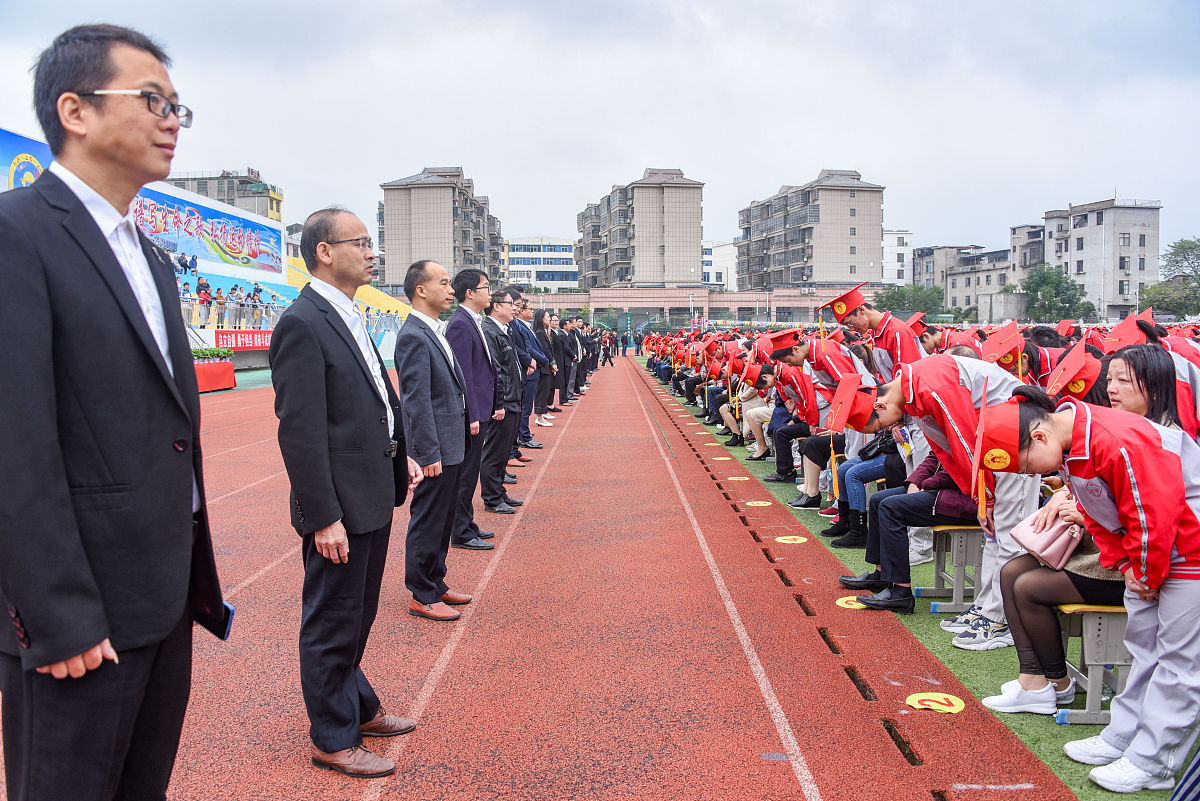 哥哥给妹妹的成人礼信：珍惜这特殊时刻，勇敢拥抱未来