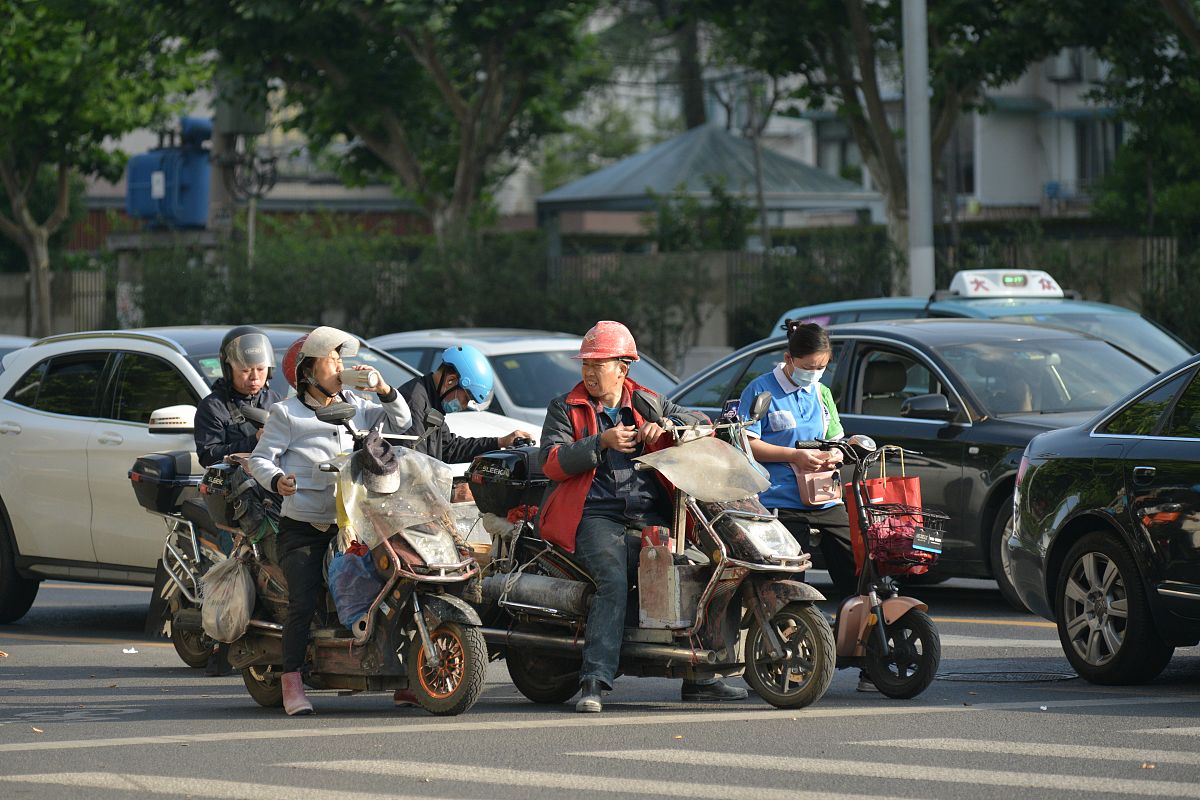 佛山市电动摩托车政策执行问题与对策研究：背景与意义