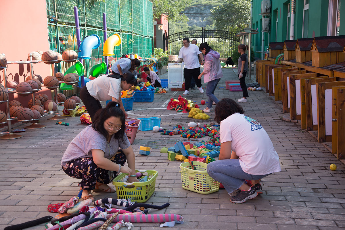 幼儿园保育员教师学期工作总结1000字