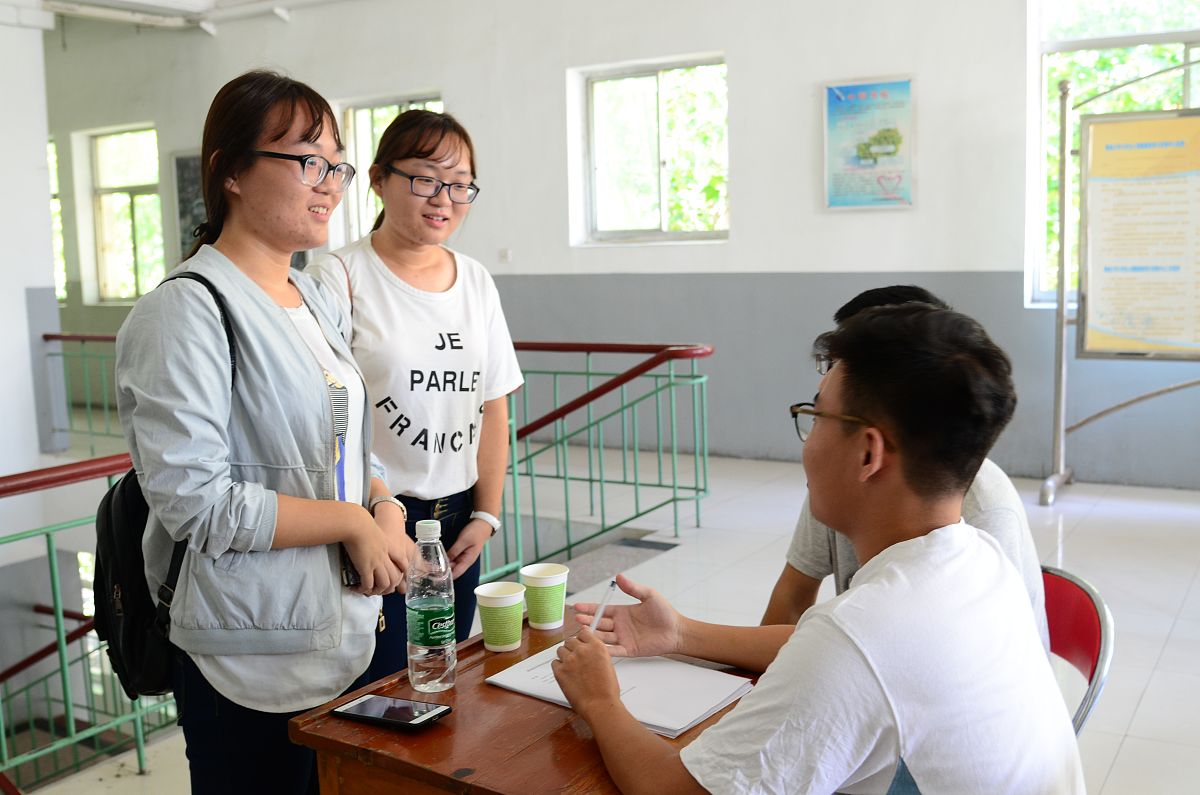 西农信息学院教师采访调研：背景与意义