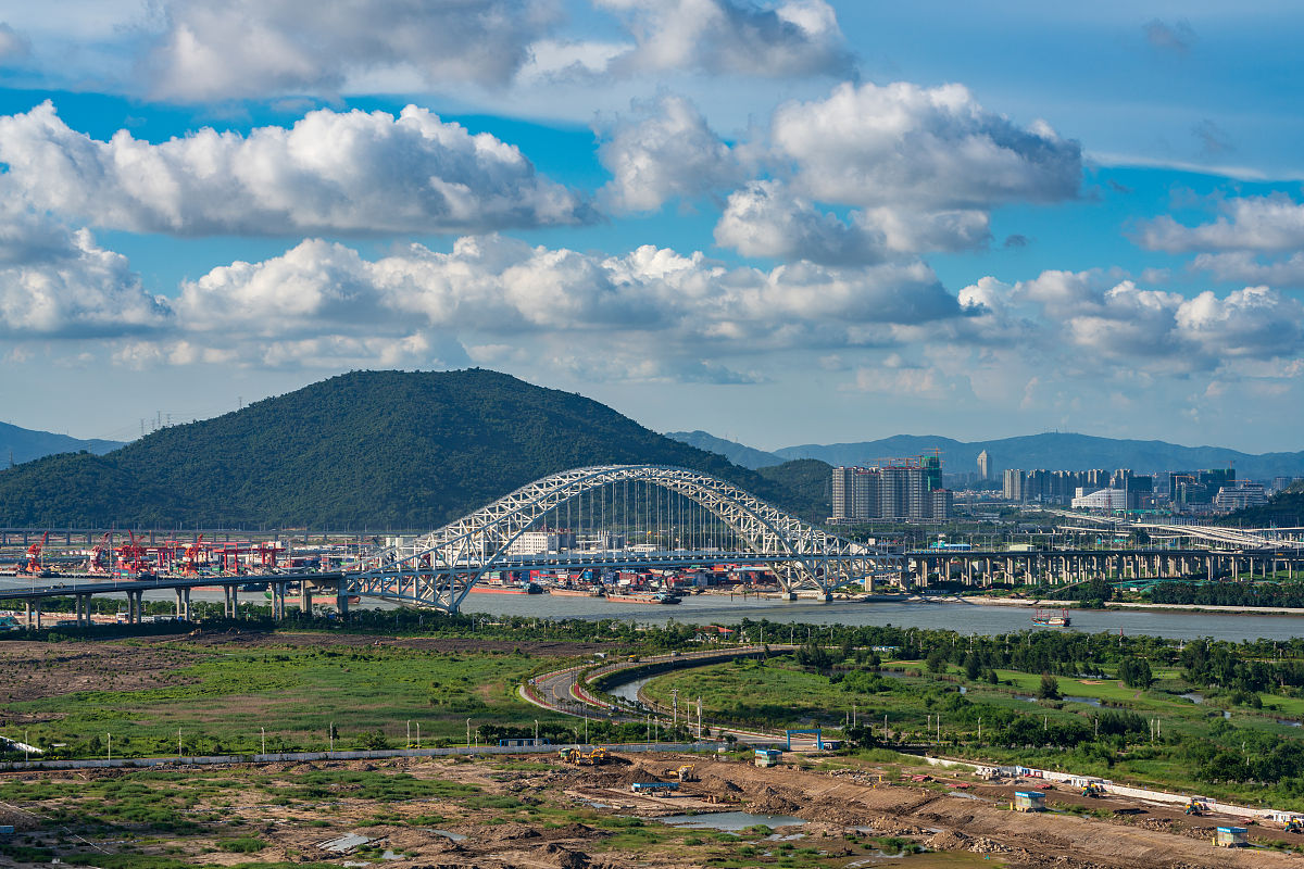2021年9月2日,广东省珠海市横琴二桥城市风光.