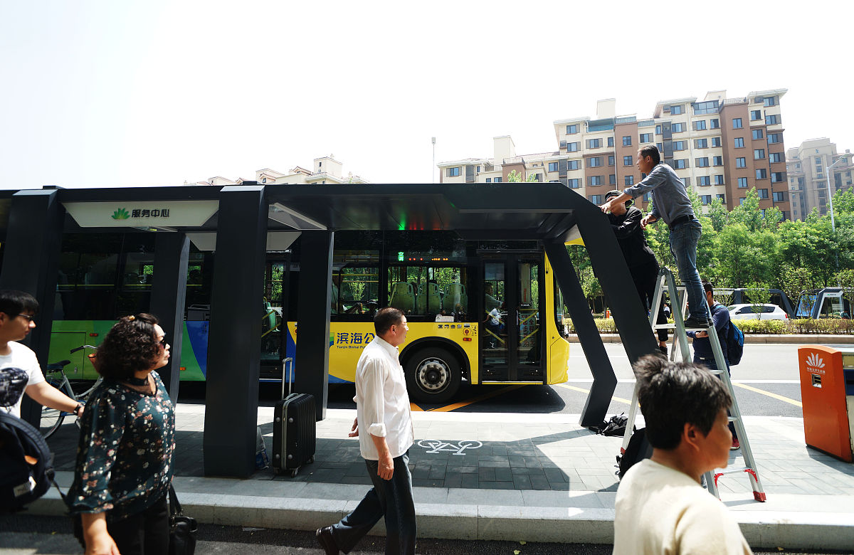 既然已经在家工作了那就餐厅公交都关闭吧这个观点正确吗？为什么？