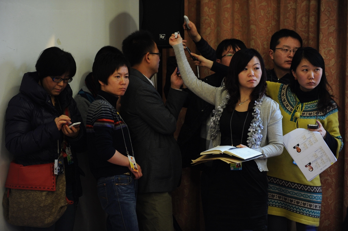 大学辅导员如何引导学生理性对待宗教信仰