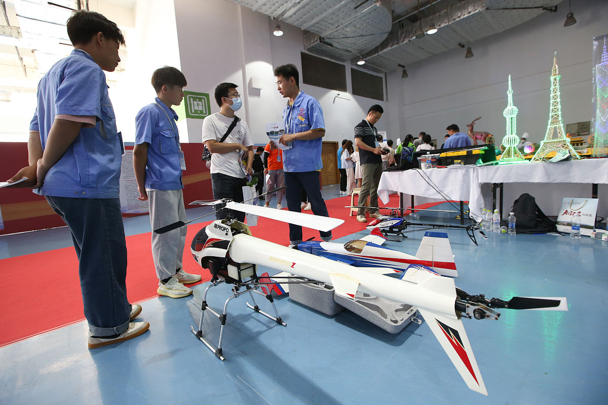 吉林航空工程学校飞行器制造技术专业：培养航空工程技术人才