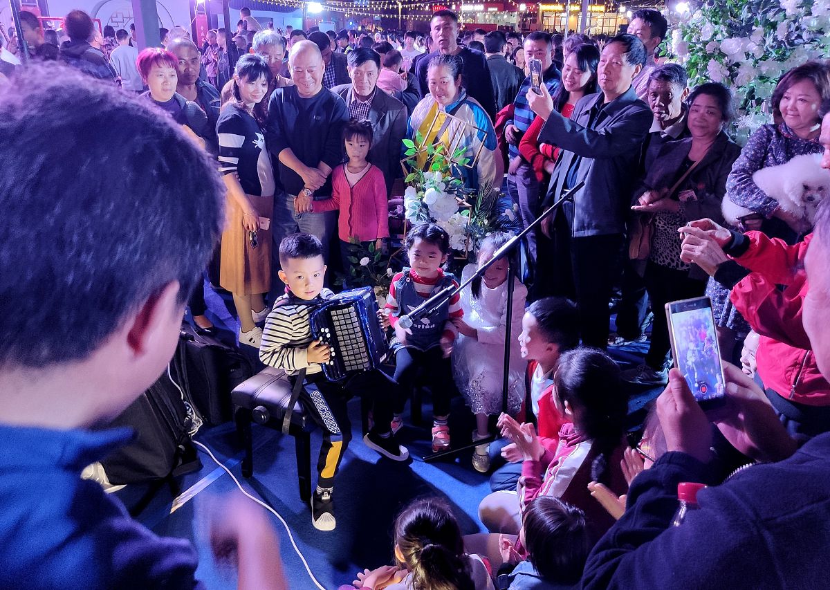 (如需下载使用,请务必署名 红星新闻 王红强 视觉中国)2019年10月20日