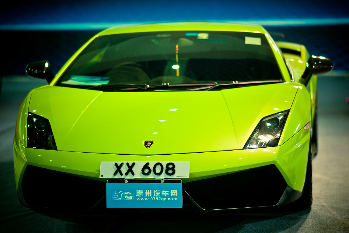 车神大亨3D 更新日志 | 新增豪华跑车、赛道和多人对战