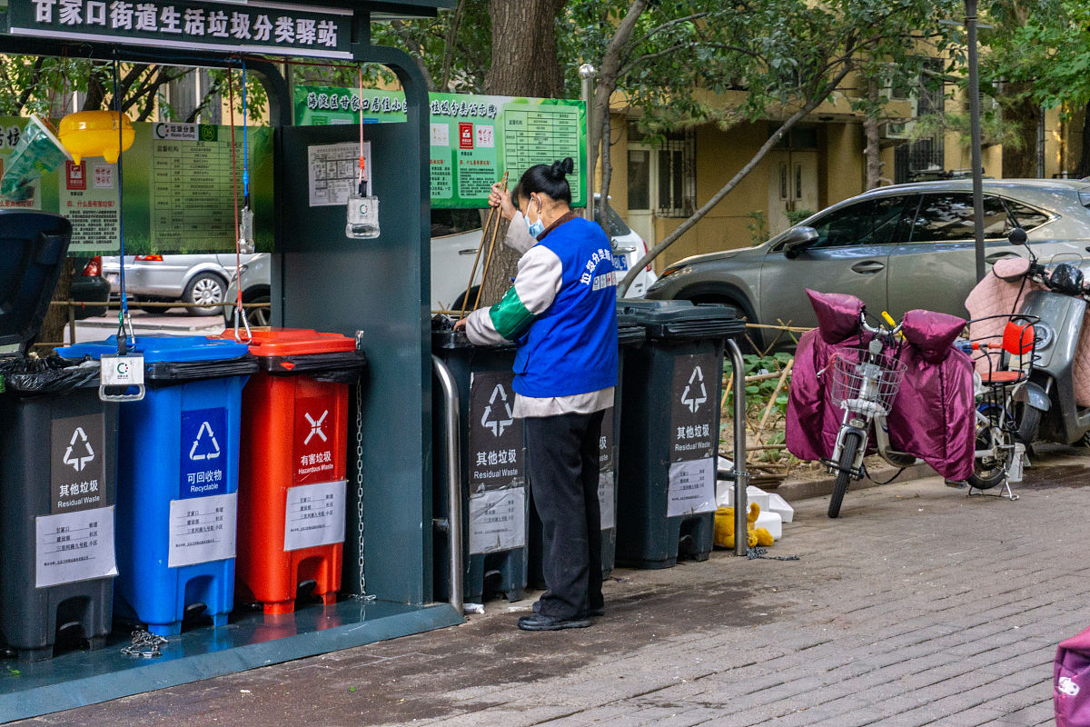乐于助人：随时为您提供帮助