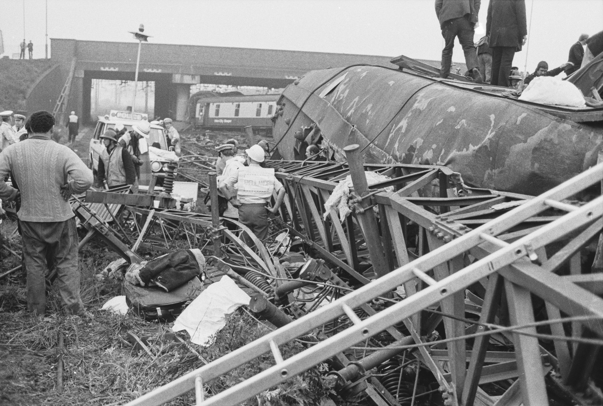 无锡高架桥侧翻事故信息公布速度引争议