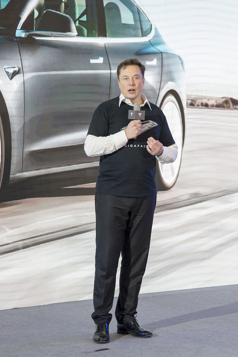 Elon Musk通过 Twitter 徽标交换提升了狗狗币的价值。在马斯克用柴犬替换标志后加密货币在几分钟内飙升了 30