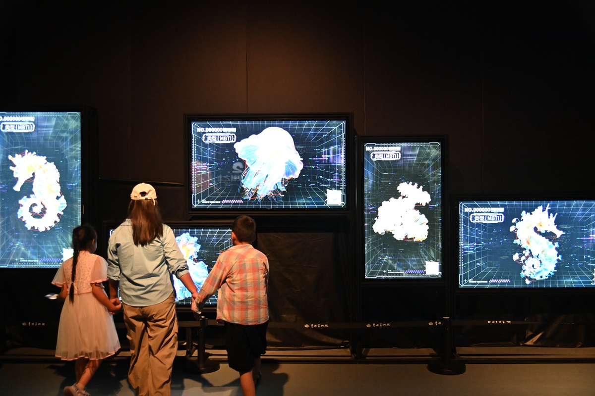 AR成像技术详解：定义、关键技术、结构图及光路图