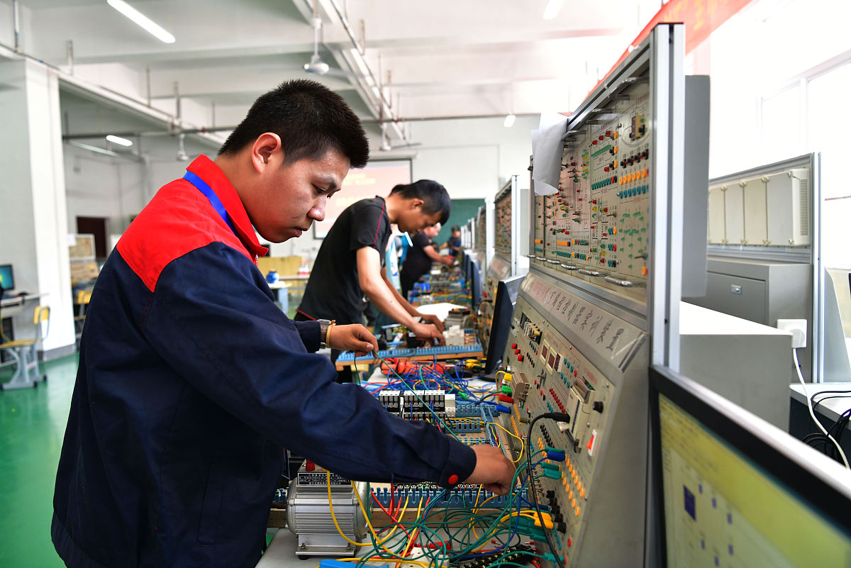 重庆交通职业学校轨道设备维修与管理专业：高职教育层次