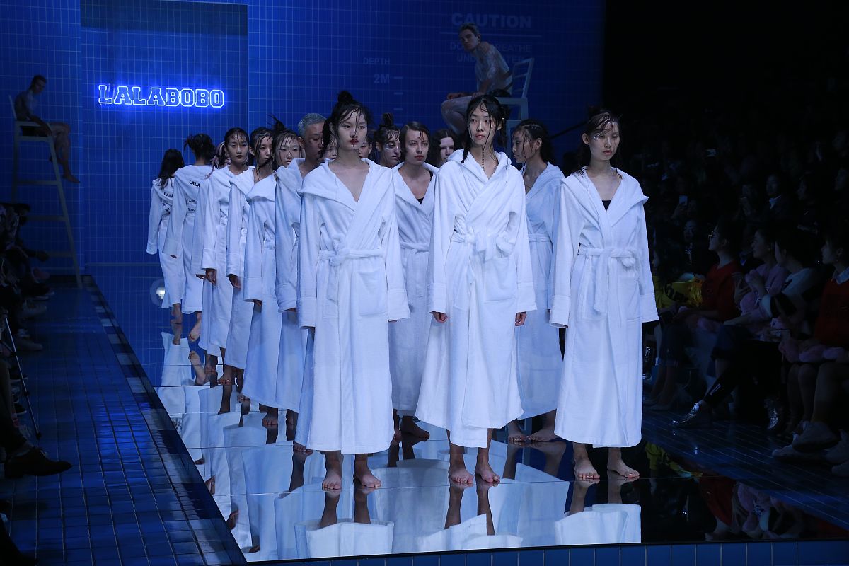 快乐零距离节目开场词100字引入