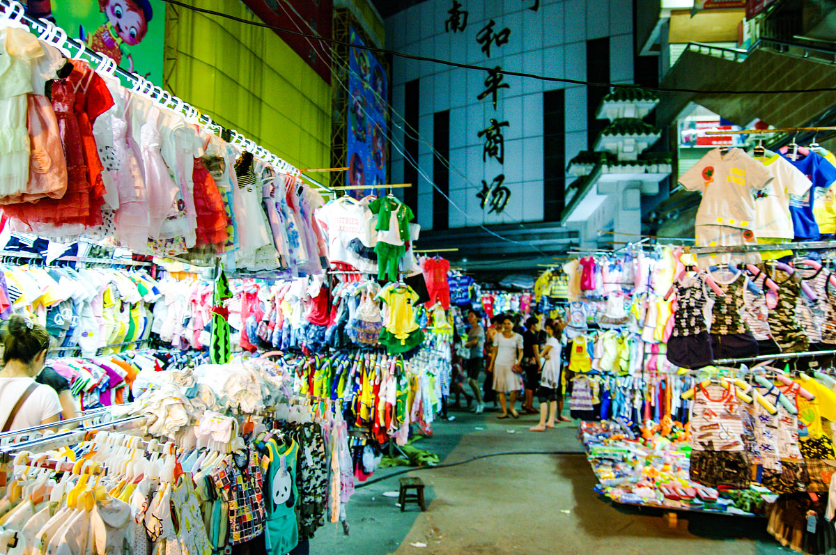 2011年7月11日,南宁,平等街西关路夜市.
