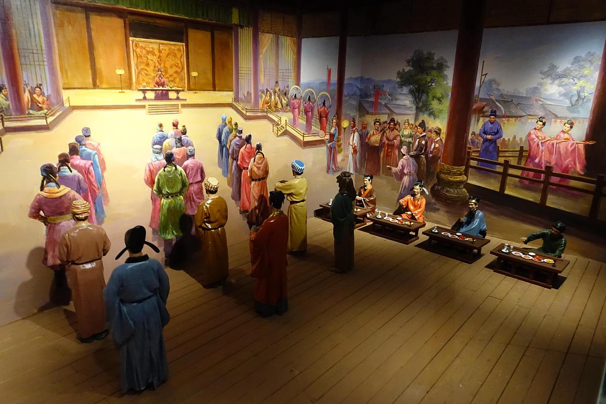 教坊司是什么地方教坊司是古代中国的一个官署负责管理宫廷音乐、舞蹈、戏曲等艺术活动。它的主要职责是组织和表演宫廷艺术节目以供皇帝和宫廷贵族欣赏。教坊司在唐代达到了最高峰成为当时中国文化艺术的代表。继续