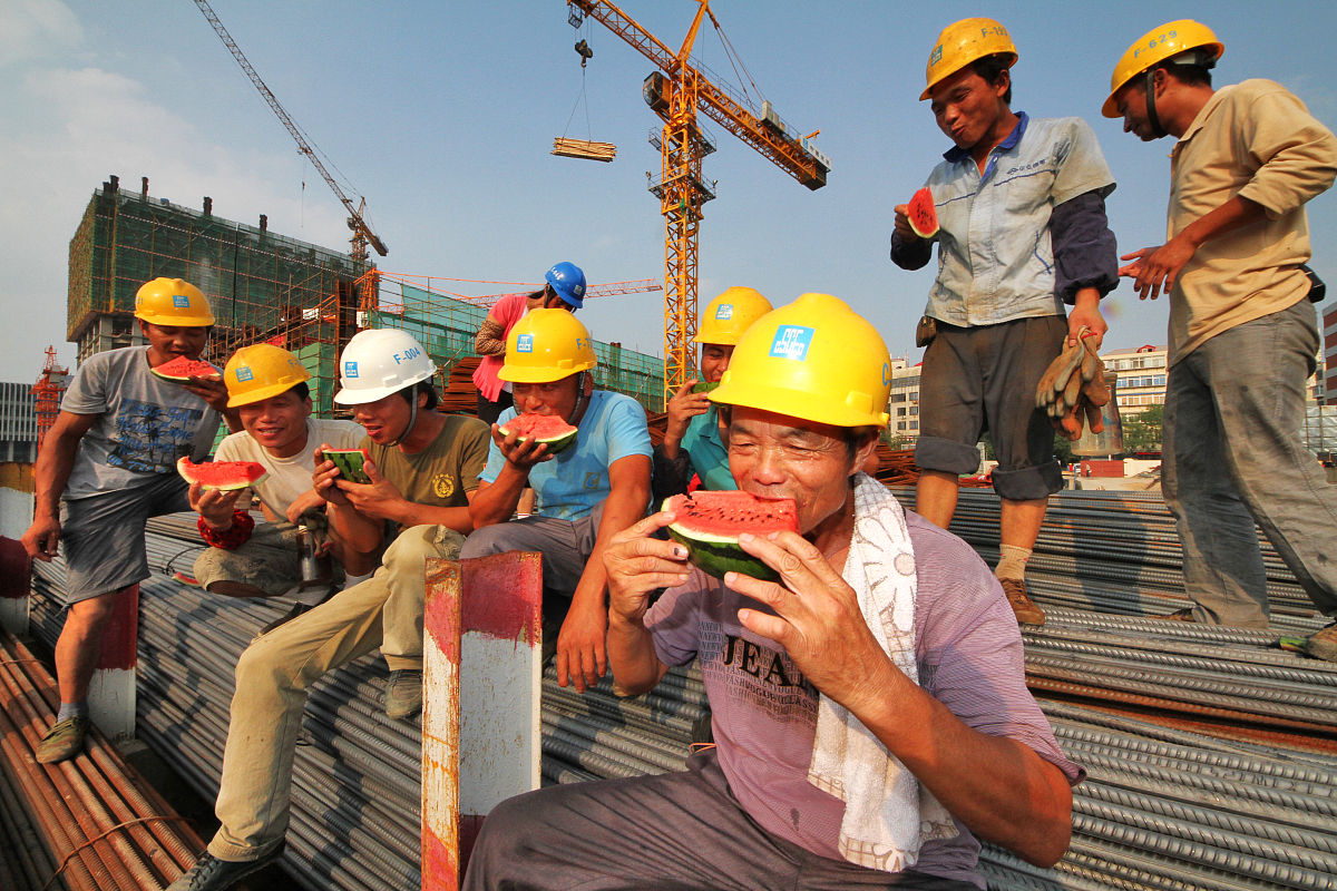 建筑工地英雄：项目经理感人事迹