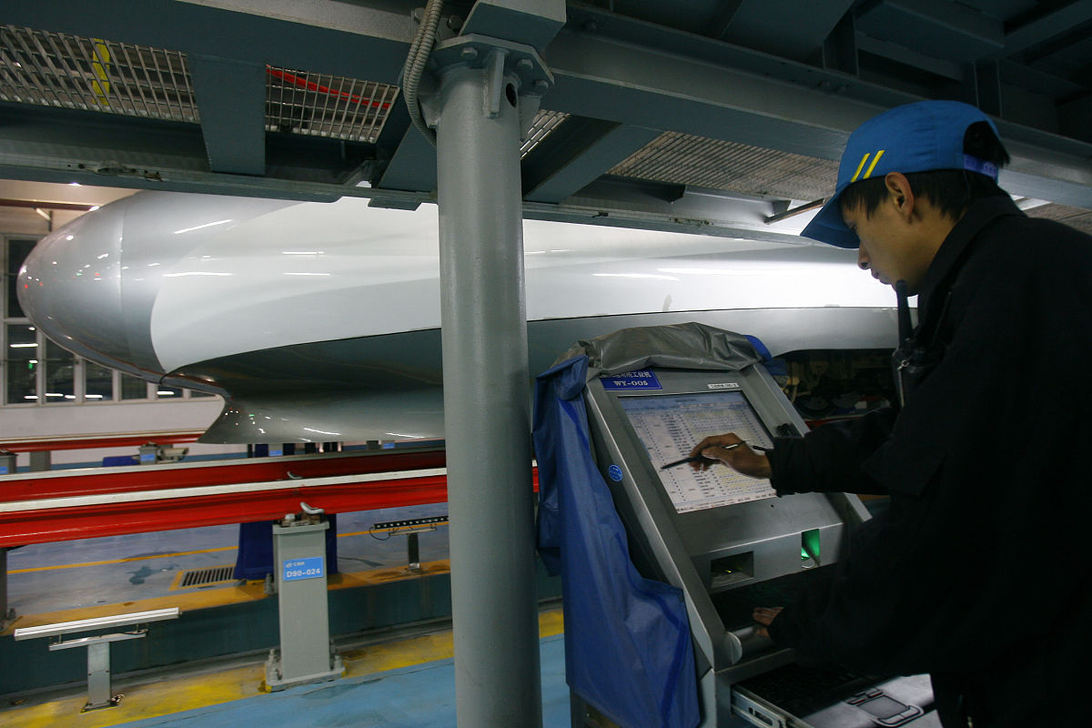 湖北轨道交通学校飞机维修有前途吗？需满足哪些招生条件