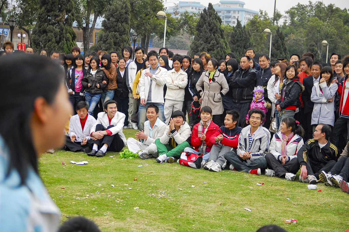 贵阳市和尚坡中专学校条件好不好？