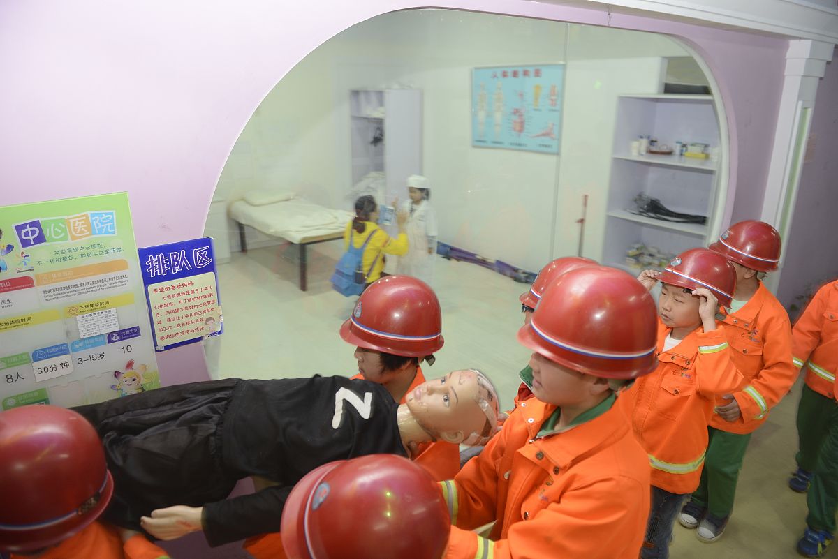 德宏职业学院中专部药学专业招生：开启医药行业梦想之旅