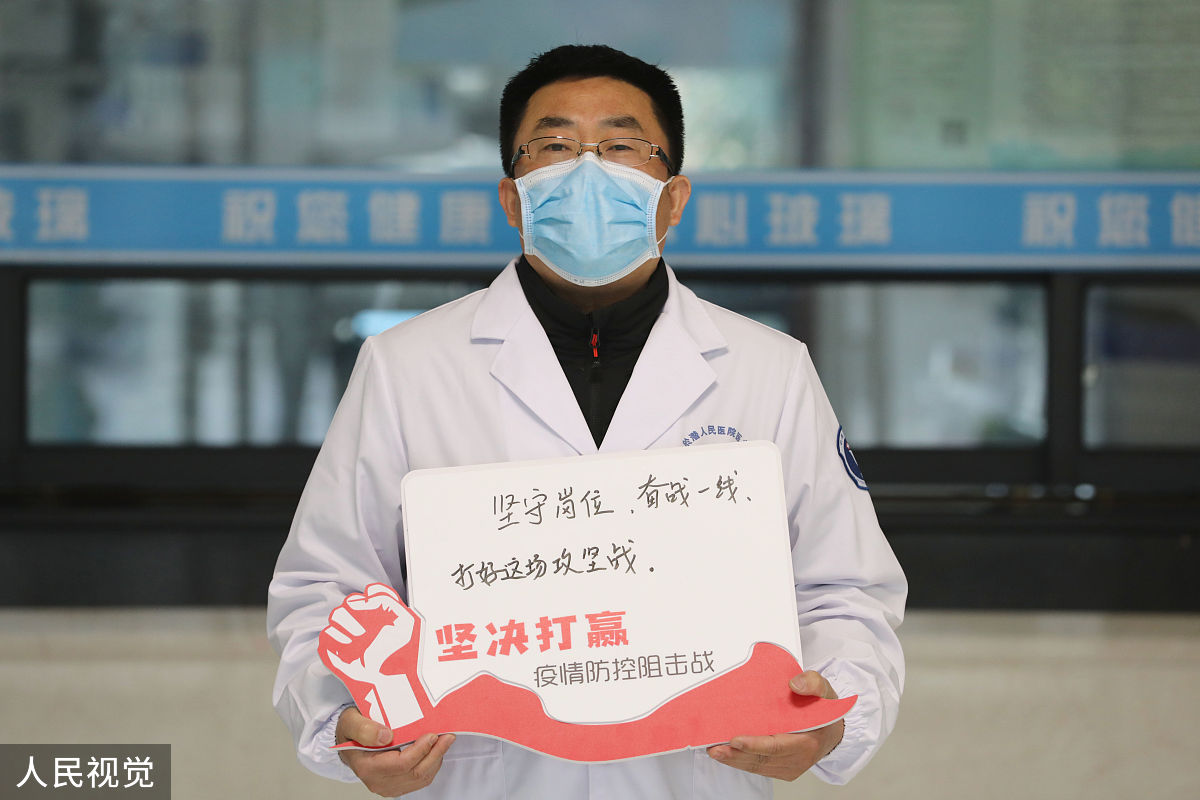 我现在是一名初三女孩写一篇700字的记叙文作文题目为—什么人、事或物让我心生敬意并通过发生的某件事情使我从中要得到一些感悟与教育。不要写跟乐器、舞蹈相关的内容。