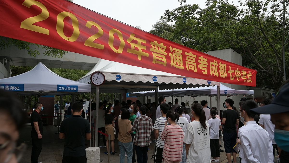 2020年成都七中录取分数线公布，文科588分，理科609分