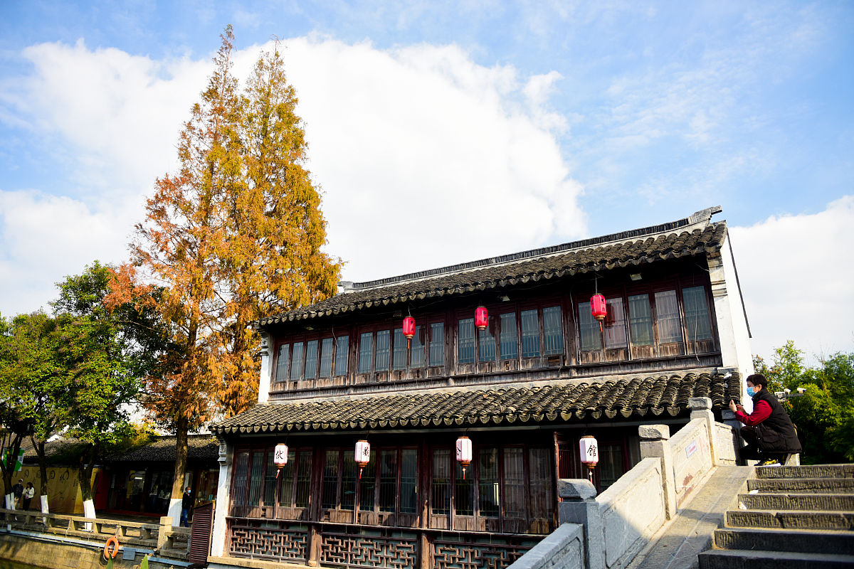 兰溪江南职业技术学校2023年新址交通路线：地址、公交车、校车