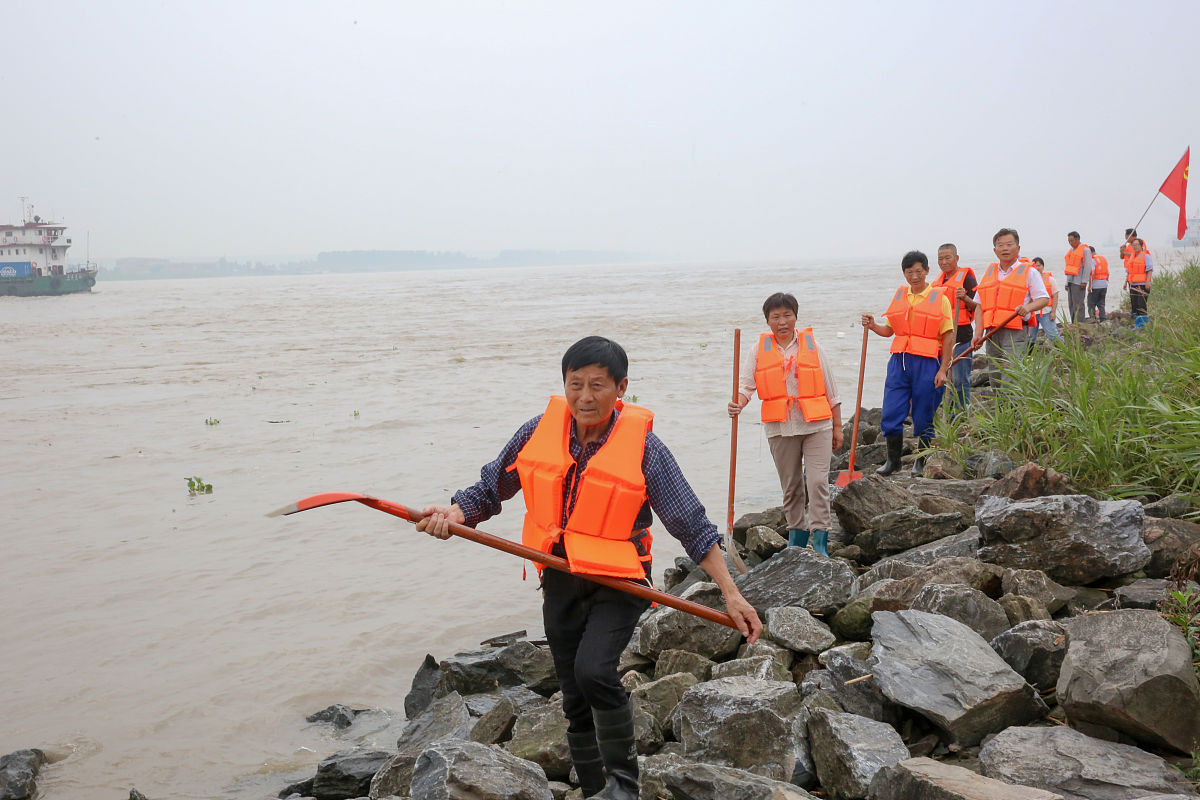 长江上游强降雨来袭！防总、长江委发布汛情通报，提醒做好防范措施