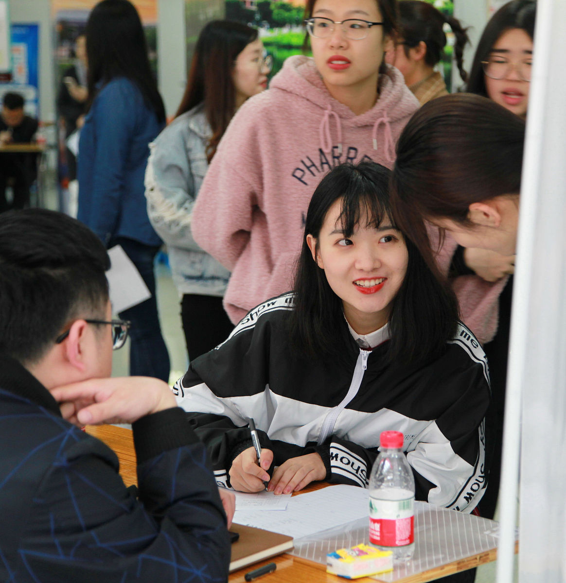 杭州2022年女生学什么中专学校好怎么样