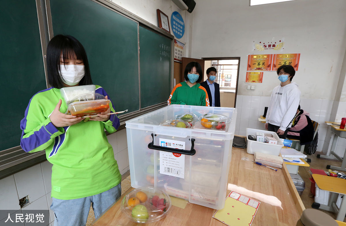 的演讲稿以守护家庭烟火气为背景讲述一名中等职业学校燃气专业教师在培养学生时遇到的挫折和不足然后教师自我成长的经历最后培养学生成长为守护燃气行业安全做贡献的过程。