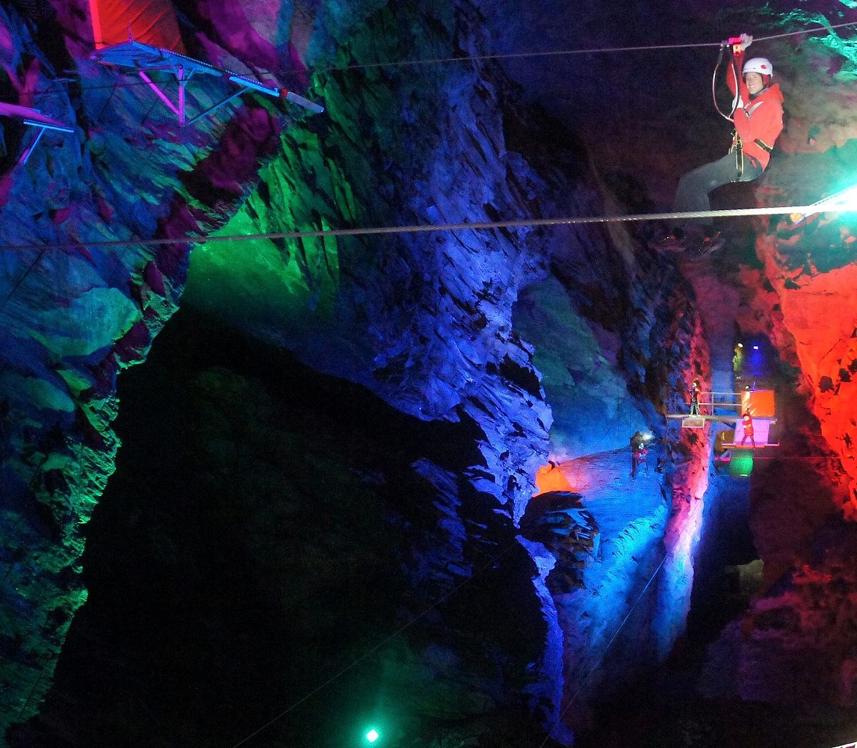 2015年5月20日消息(具体拍摄时间不详),英国北威尔士,zip world caver