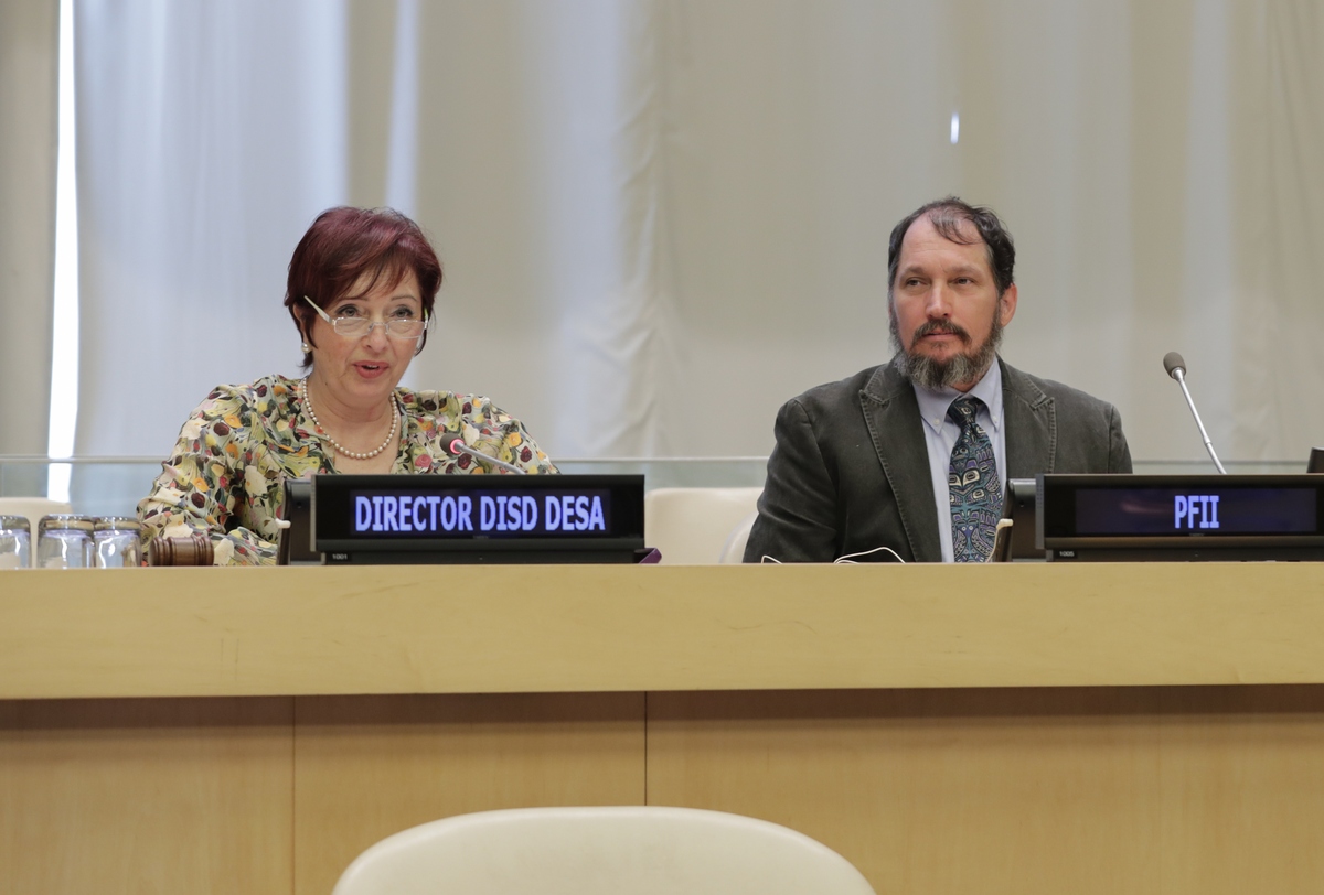 我需要一篇中英文双语的自我介绍目的是申请哈尔滨工业大学马来西亚国际本科内容包括：1	为什么选择哈尔滨工业大学马来西亚国际本科2	对自己未来的规划例如语言学习专业规划3	表达自己的出国目的：出国学习报效祖国为中国和世界发展增添力量4	多夸赞学校的学术与精神表示自己愿意秉承思想为学校为社会多做贡献。