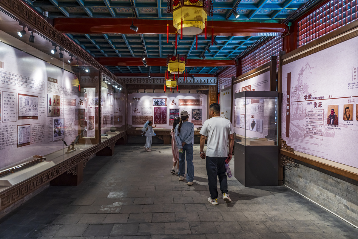 民俗馆：了解传统文化、民间艺术、习俗风情的窗口