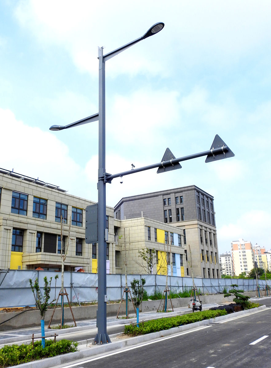 写一篇路灯改造方案