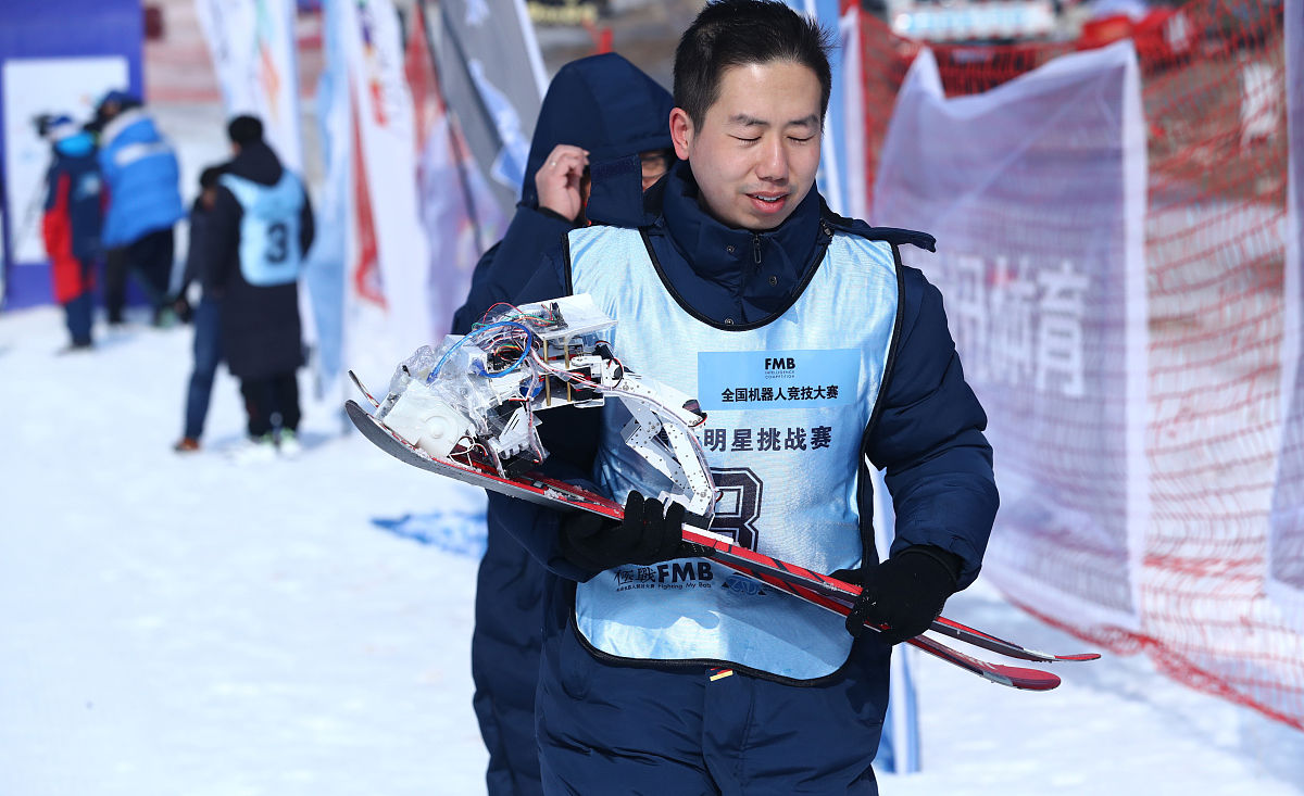 能扮演文心一言和我对话吗