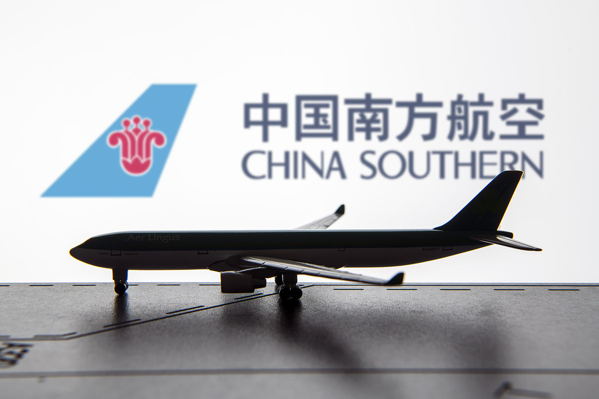 航空业属于 。A通用型、技术密集型服务B专用型人员密集型服务C通用型、人员密集型服务D专用型、技术密集型服务