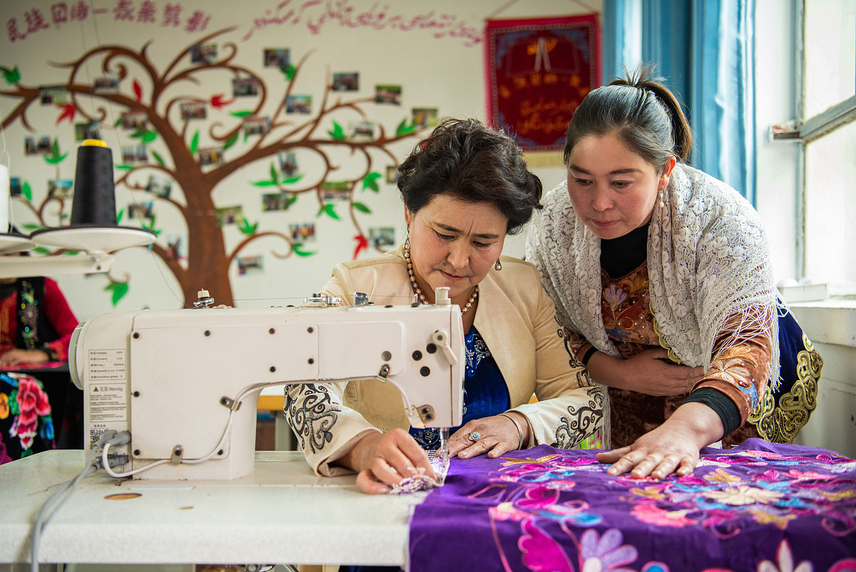 新疆非物质文化遗产传承现状分析：面临困境与挑战